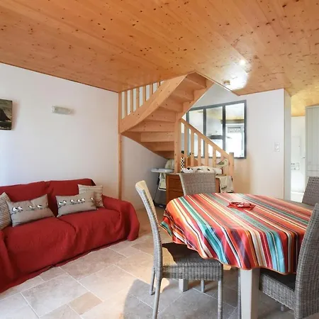 206 L'ecoliere Renovated House