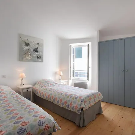 206 L'ecoliere Renovated House * Ars-en-Re