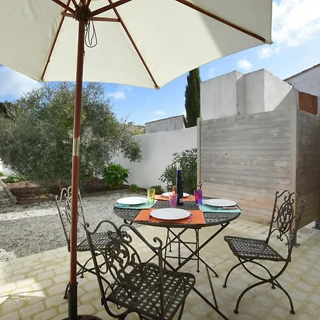 206 L'ecoliere Renovated House 度假居 *
