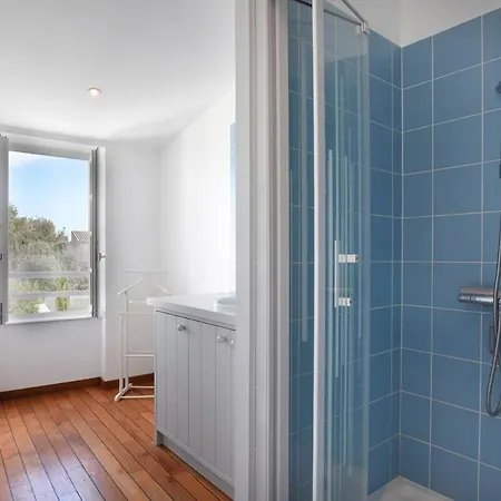 206 L'ecoliere Renovated House * Ars-en-Re
