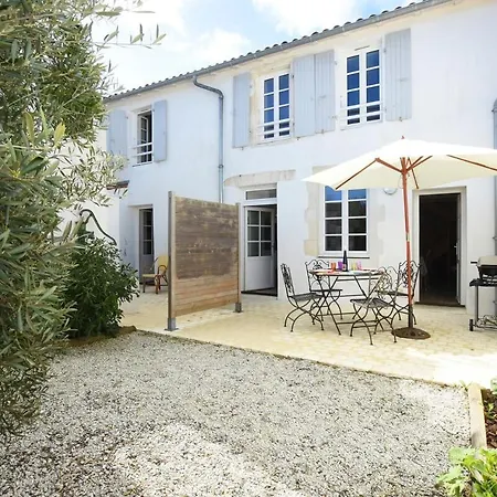 206 L'ecoliere Renovated House * Ars-en-Re