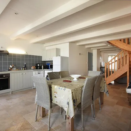 206 L'ecoliere Renovated House