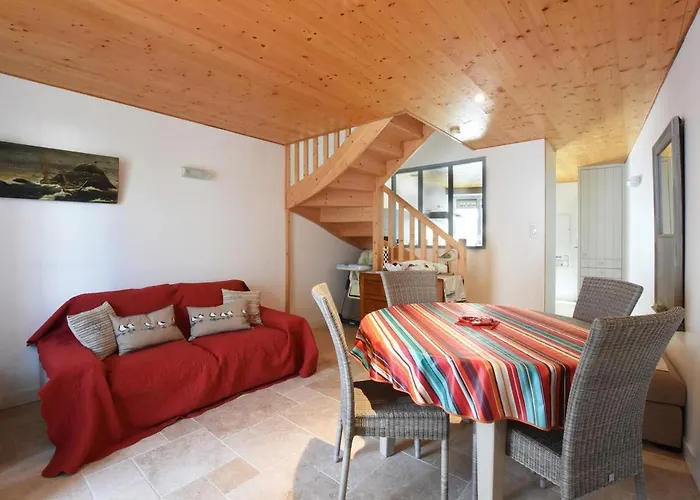 206 L'ecoliere Renovated House