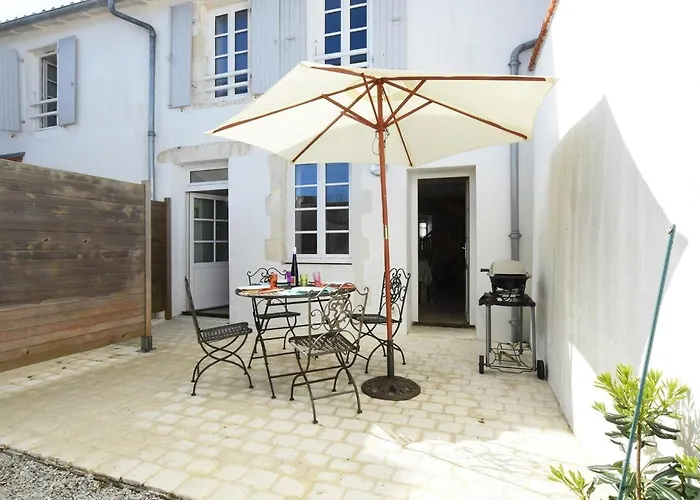 206 L'ecoliere Renovated House *