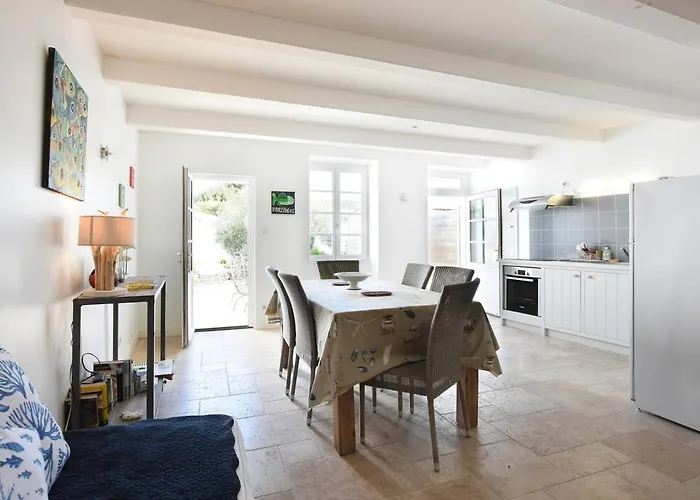 206 L'ecoliere Renovated House Feriehus