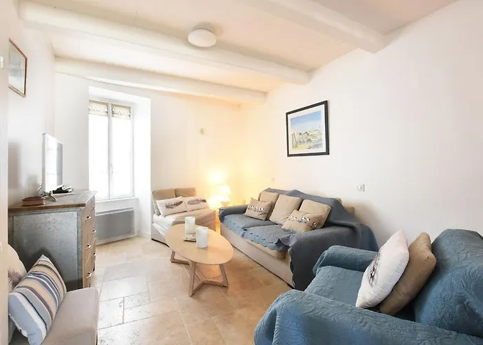 206 L'ecoliere Renovated House Feriehus *