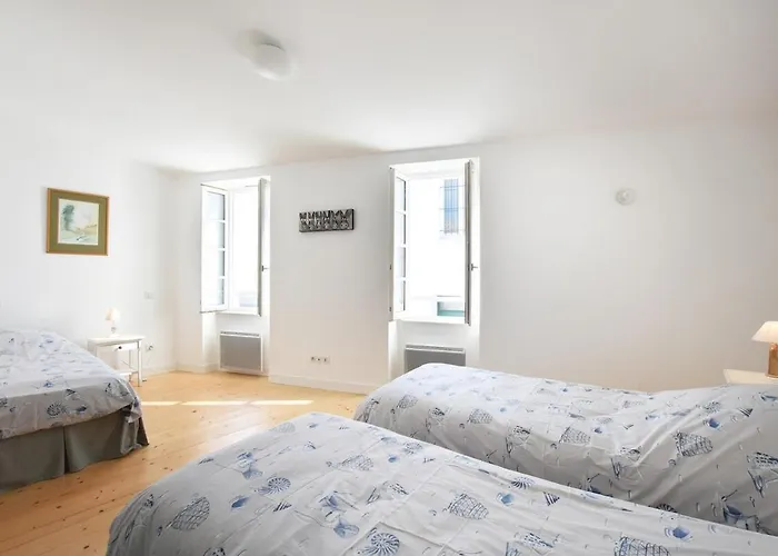 206 L'ecoliere Renovated House Feriehus