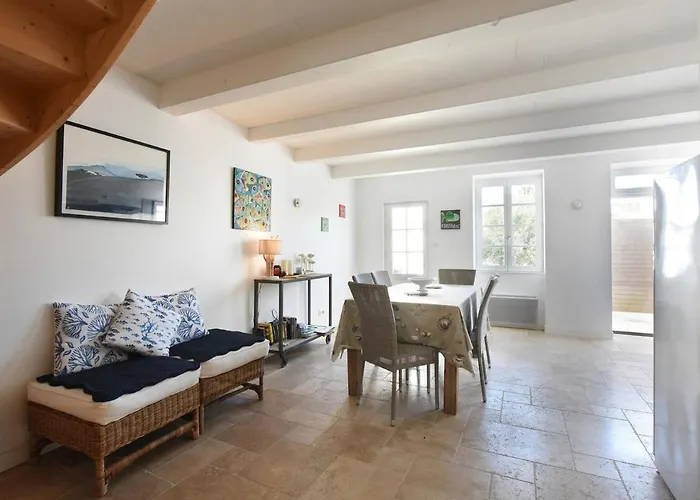 206 L'ecoliere Renovated House Feriehus
