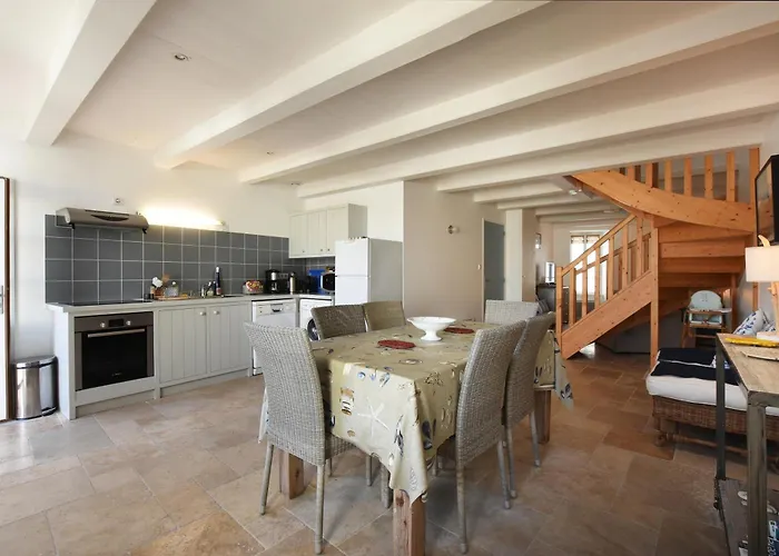 206 L'ecoliere Renovated House